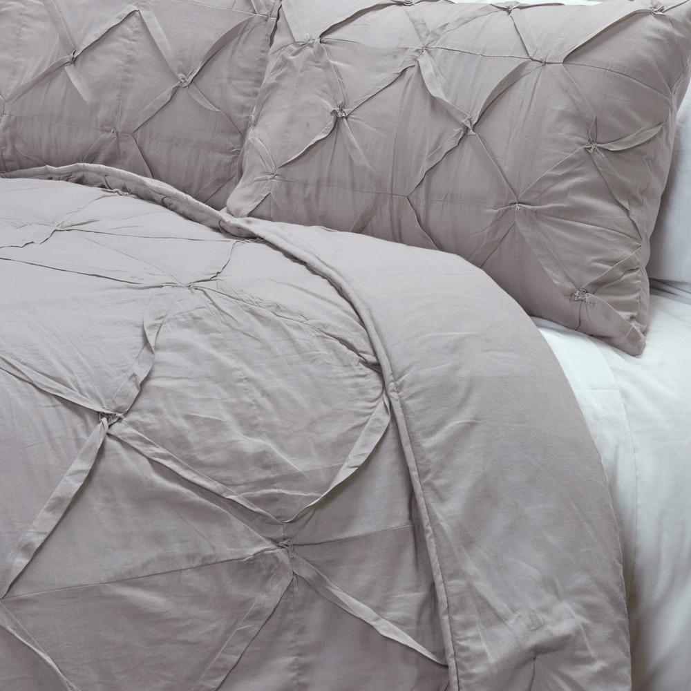 Rizzy Home 90" x 92" Quilt- BT1712. Picture 5