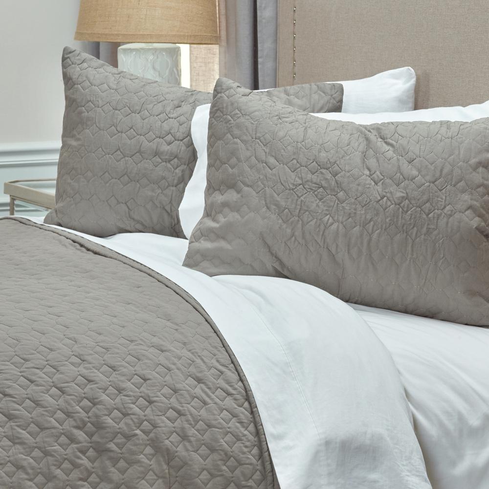 Rizzy Home 90" x 92" Quilt- BT1801. Picture 12