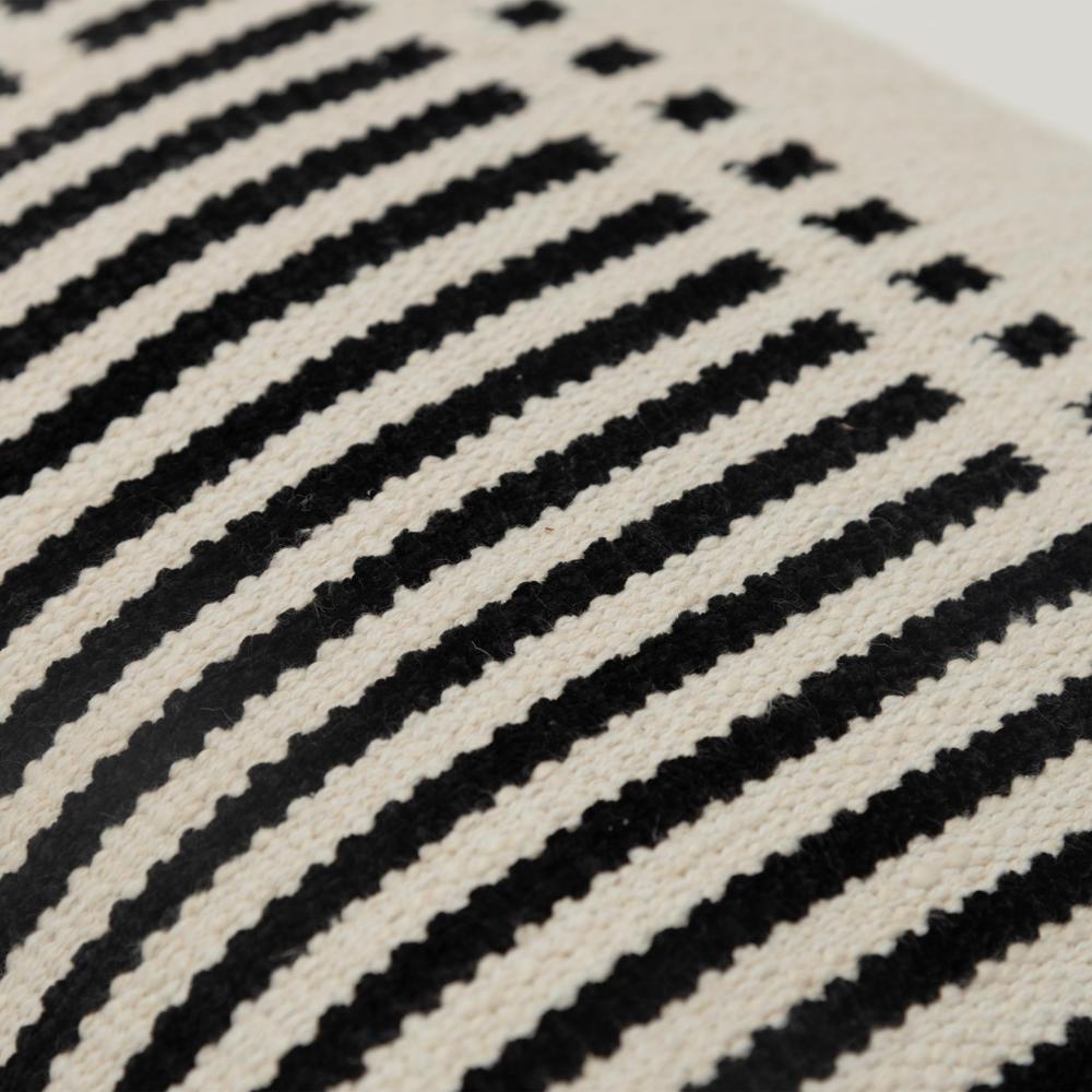 14"X20" 1 poly filled pillow. Picture 3