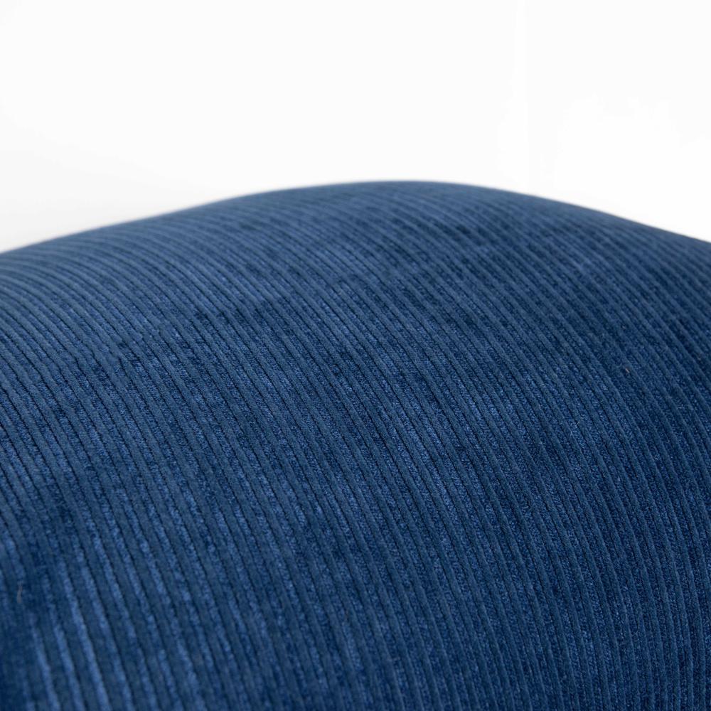 20" x 20" indoor pillow. Picture 2
