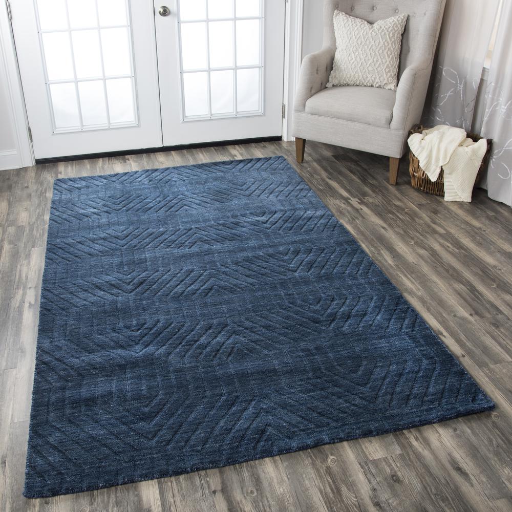 2' x 8' Hand-Tufted Rectangle Runner. Picture 5