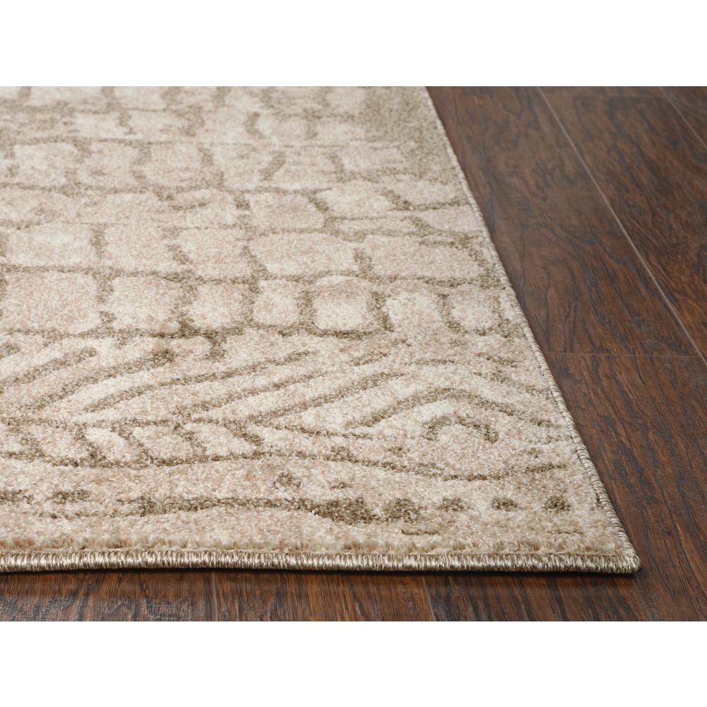 4' x 6' Machine-Made Rectangle Rug. Picture 1