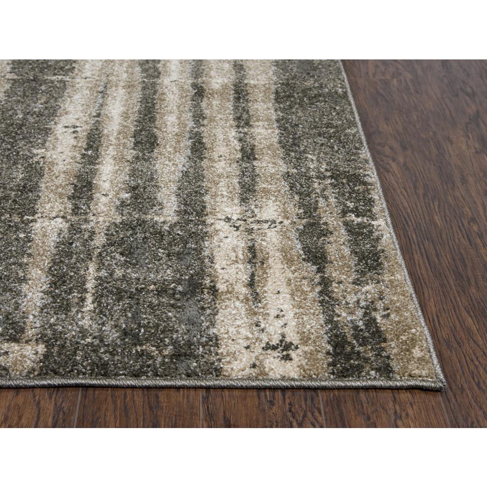 4' x 6' Machine-Made Rectangle Rug. Picture 1