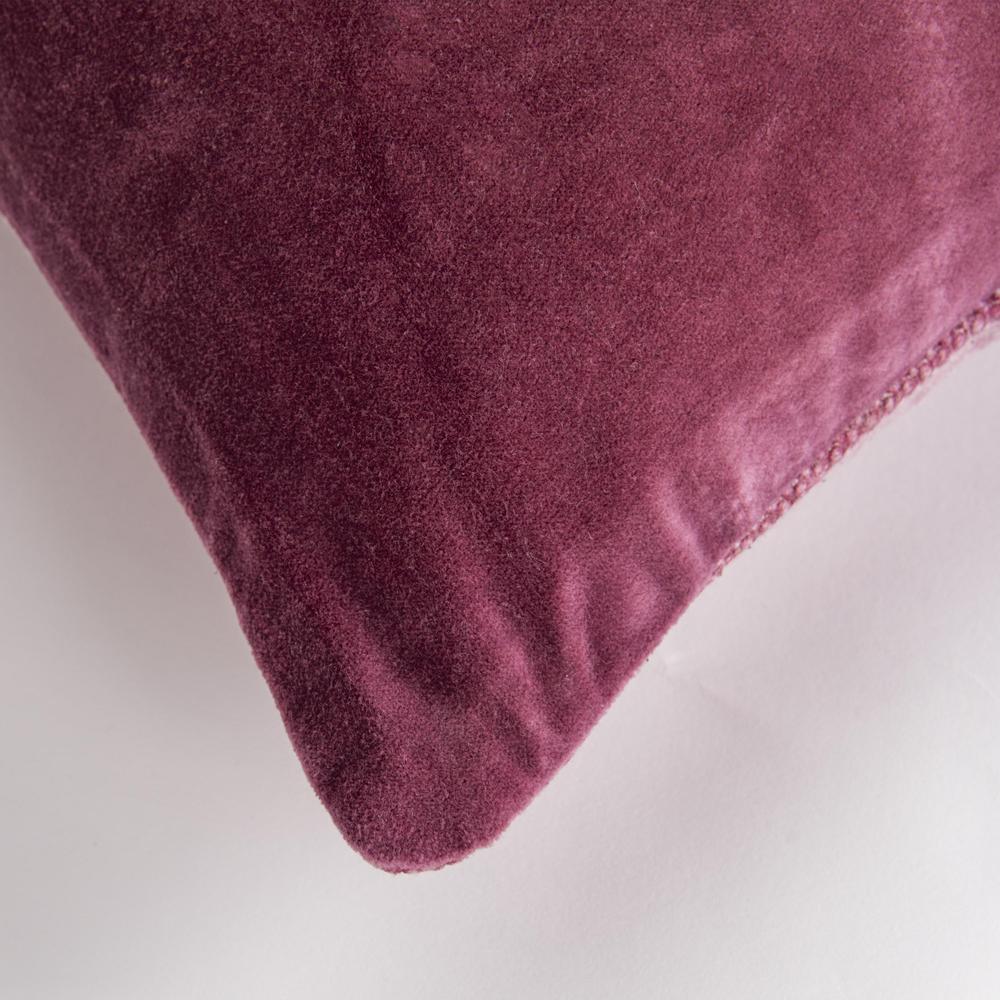 22" x 22" Poly Filled Pillow. Picture 4