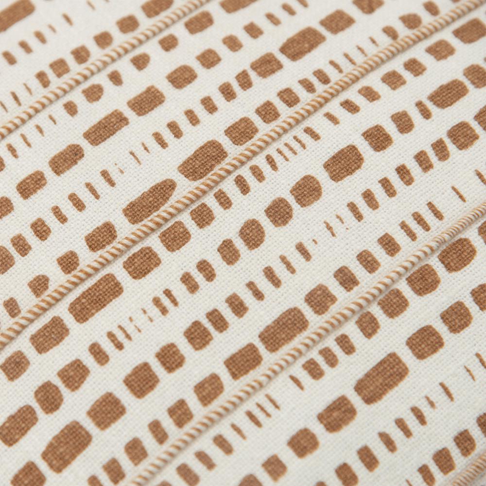 20"X20" 1 poly filled pillow. Picture 4