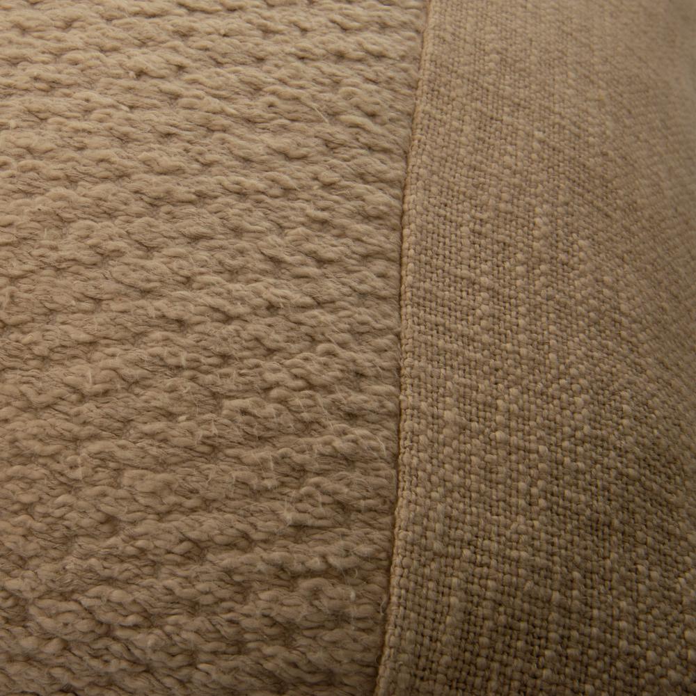 20"X20" INDOOR PILLOW. Picture 3