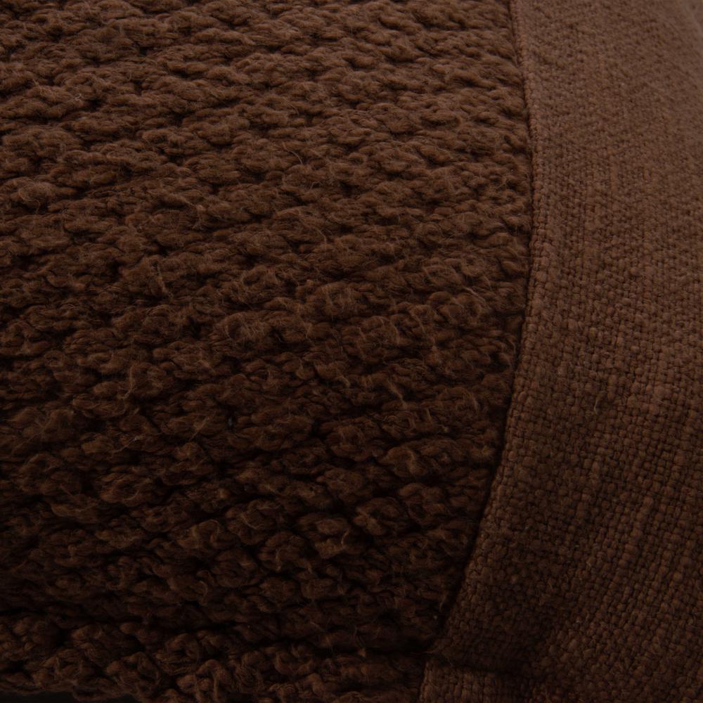 20"X20" INDOOR PILLOW. Picture 3
