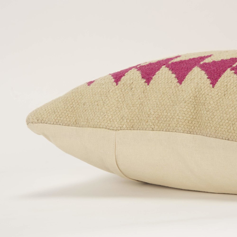Rizzy Home 18" x 18" Pillow Cover- T14997. Picture 2