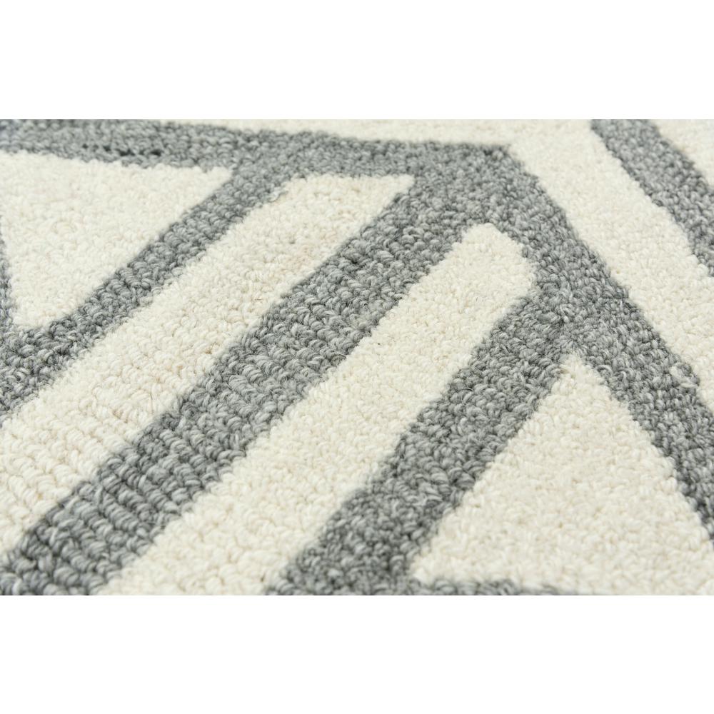 5' x 8' Hand-Tufted Rectangle Rug. Picture 2