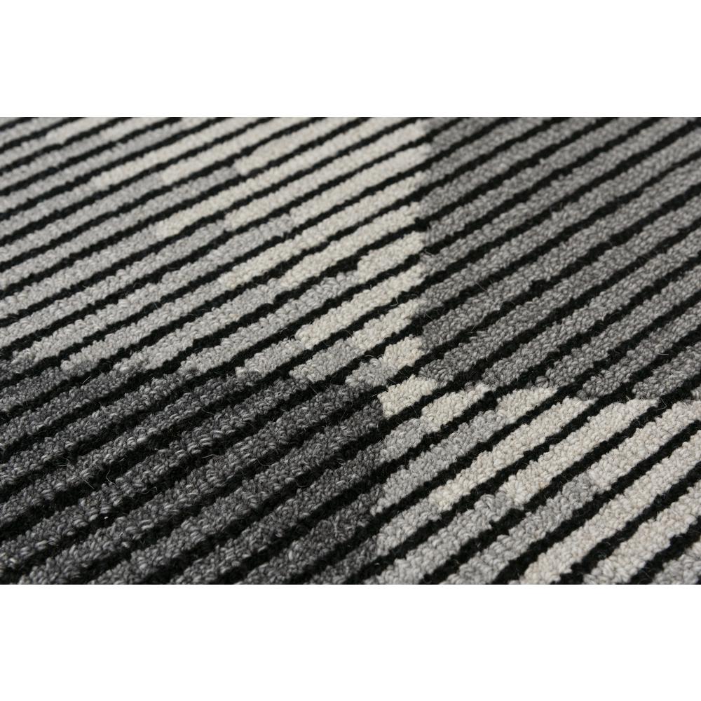5' x 8' Hand-Tufted Rectangle Rug. Picture 2