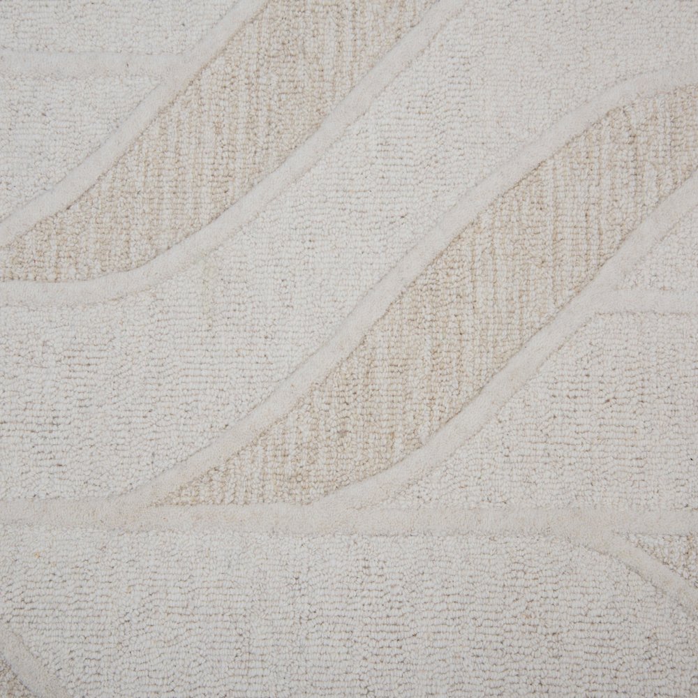 5' x 8' Hand-Tufted Rectangle Rug. Picture 3