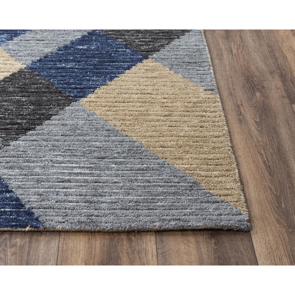 5' x 8' Hand-Tufted Rectangle Rug. Picture 3