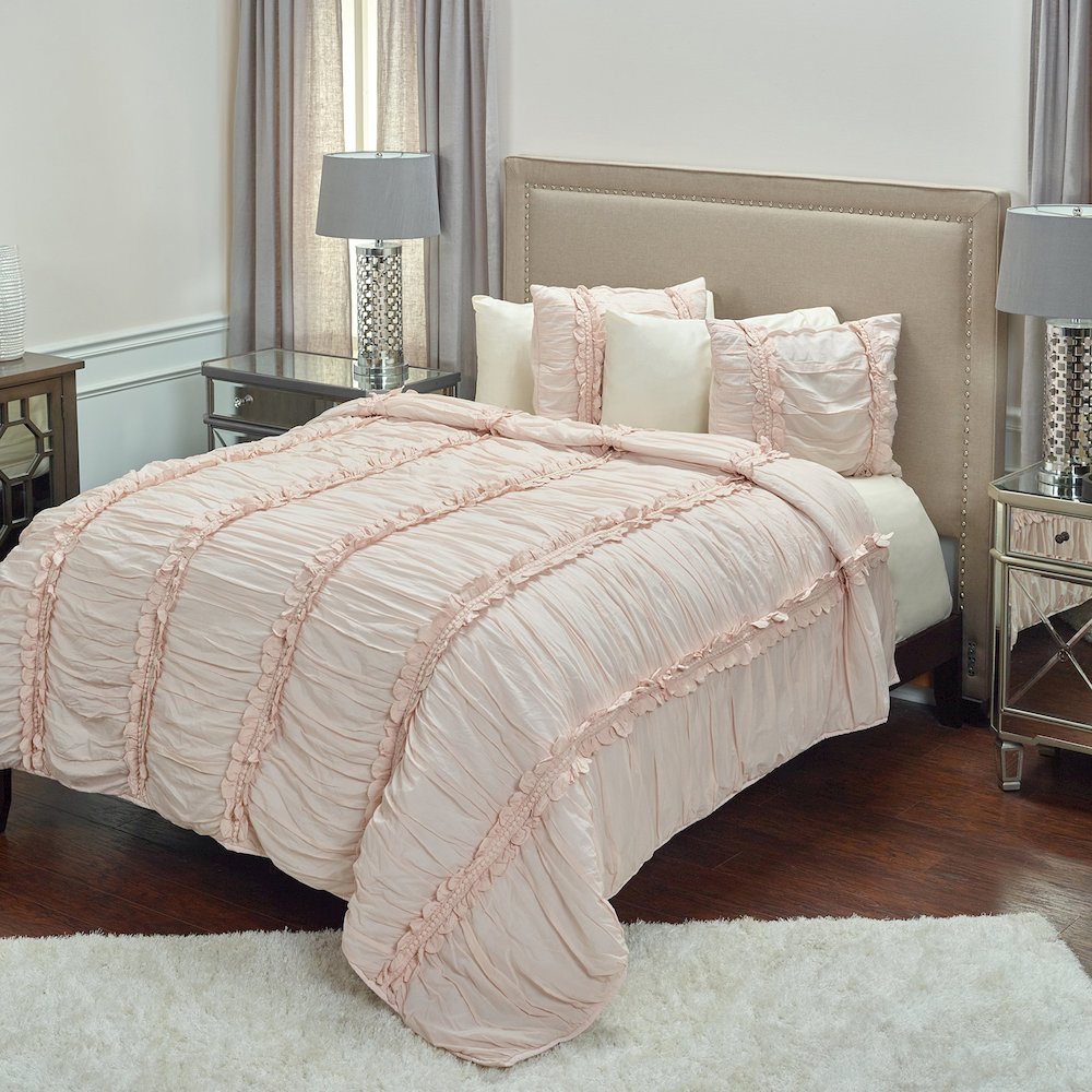 Rizzy Home 90" x 92" Quilt- BQ4174. Picture 2