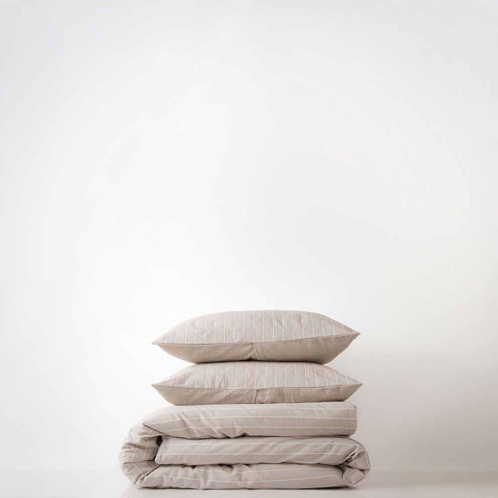 Transitional  92"x96" Comforter/Duvet. Picture 5