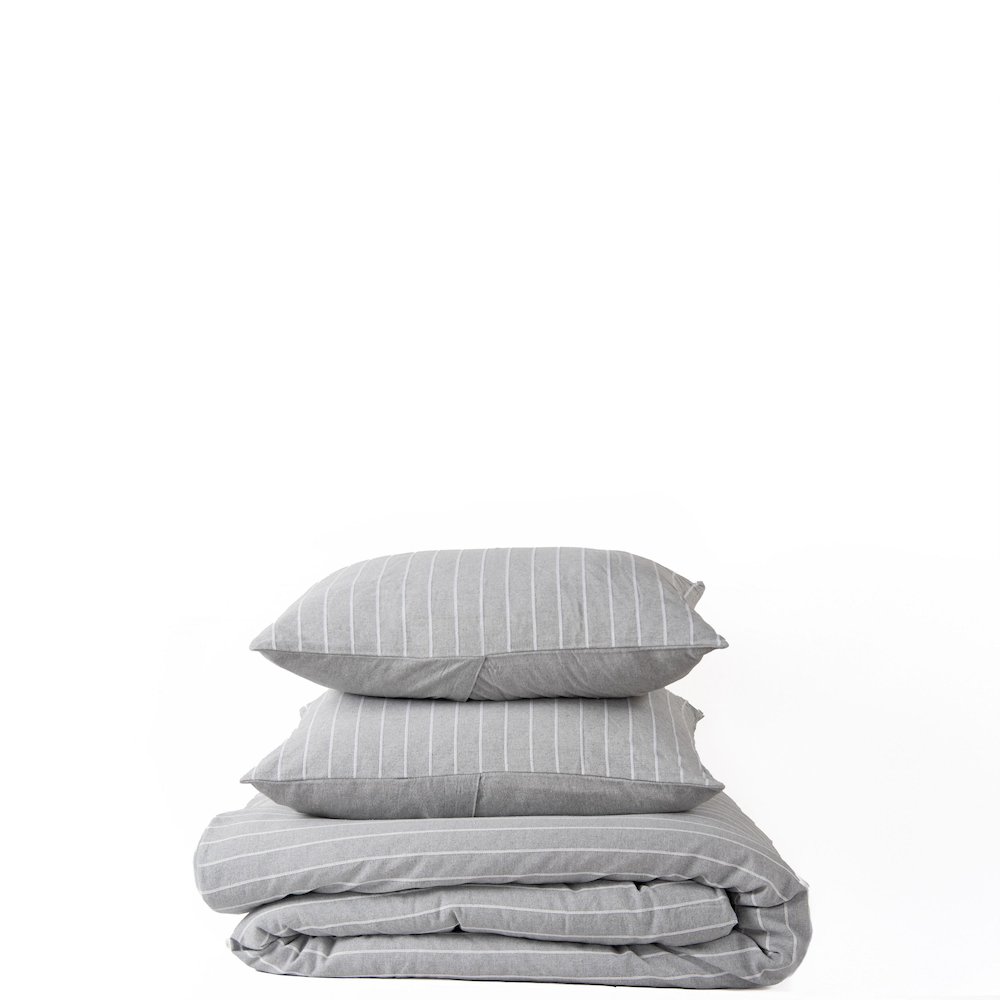 Transitional  92"x96" Comforter/Duvet. Picture 7
