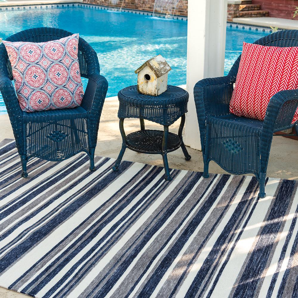 9' x 12' Hand-Tufted Rectangle Rug. Picture 10
