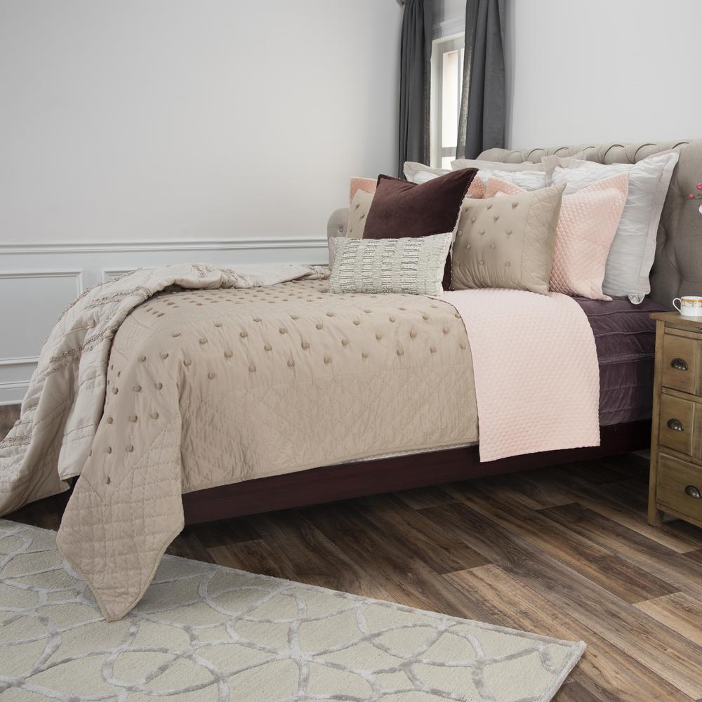 Rizzy Home 106" x 92" Quilt- BQ4340. Picture 6