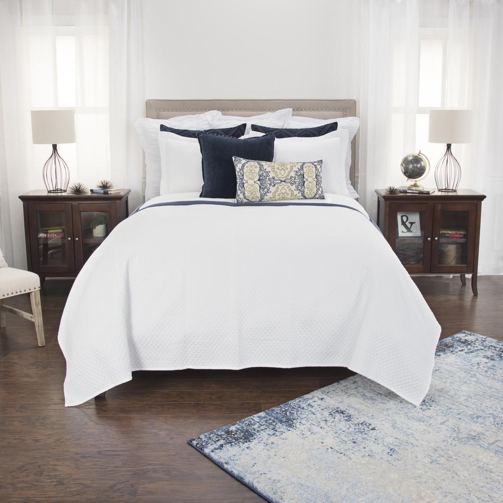 Rizzy Home 106" x 92" Quilt- BQ4517. Picture 5