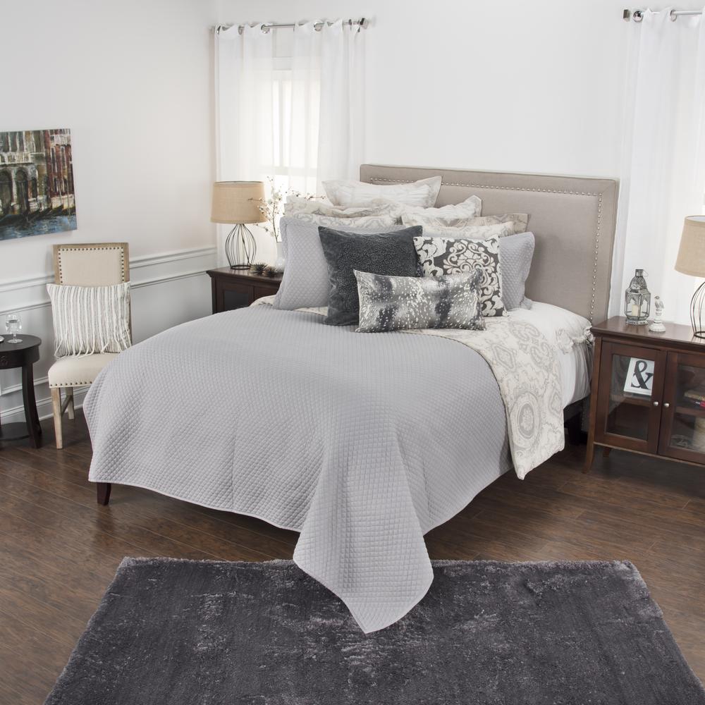 Rizzy Home 106" x 92" Quilt- BQ4518. Picture 4