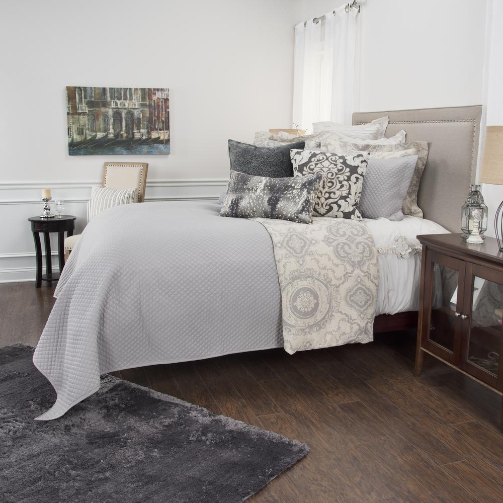 Rizzy Home 106" x 92" Quilt- BQ4518. Picture 6