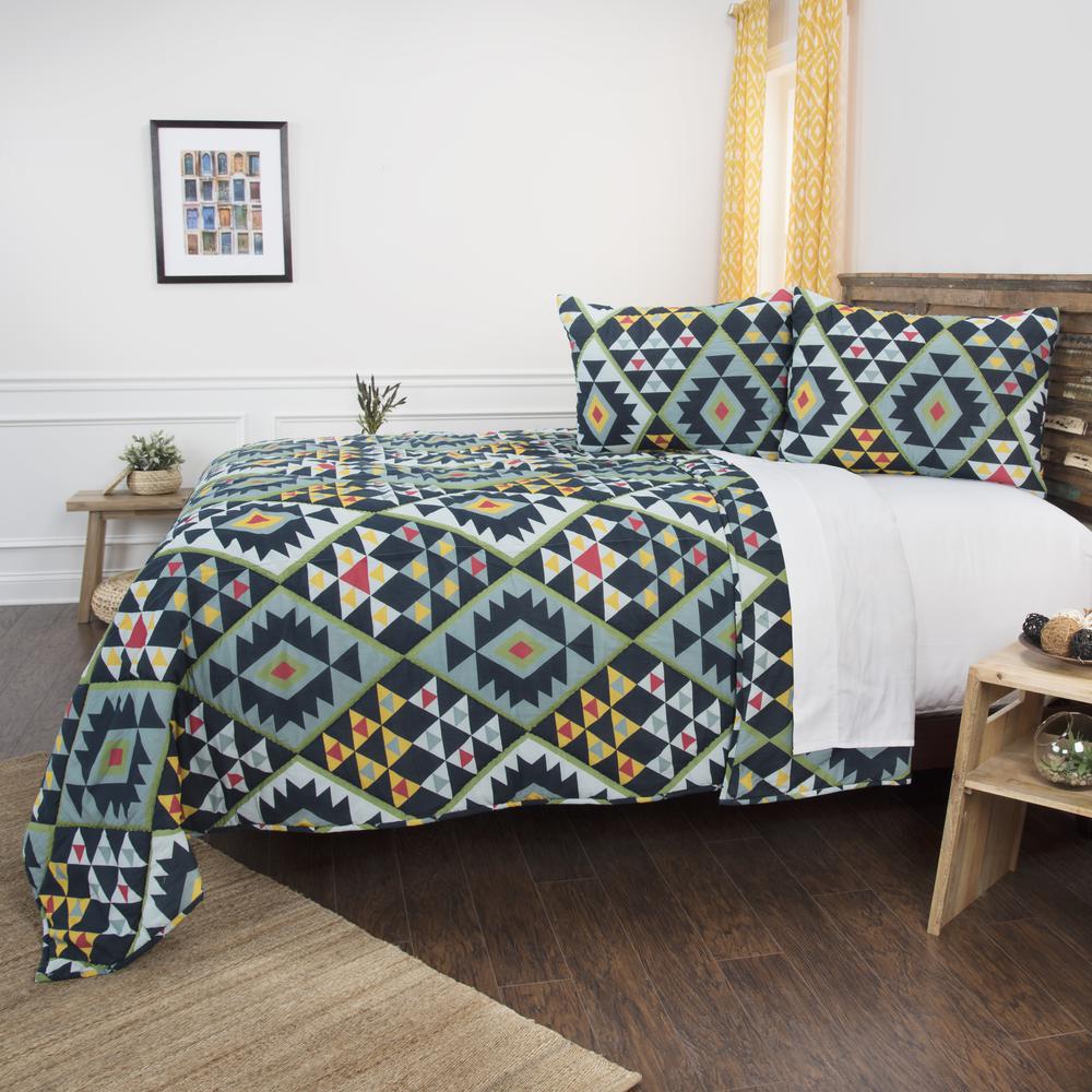 Rizzy Home 106" x 92" Quilt- BQ4618. Picture 3