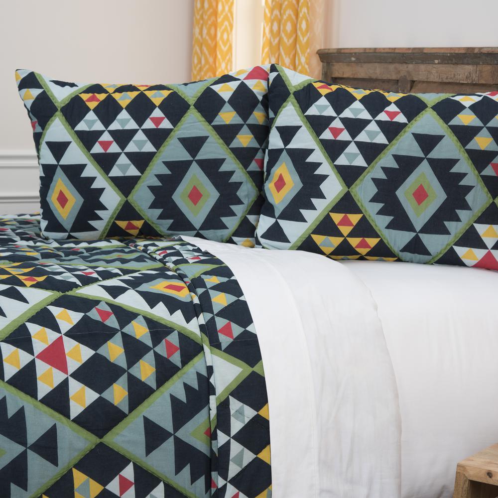 Rizzy Home 106" x 92" Quilt- BQ4618. Picture 6