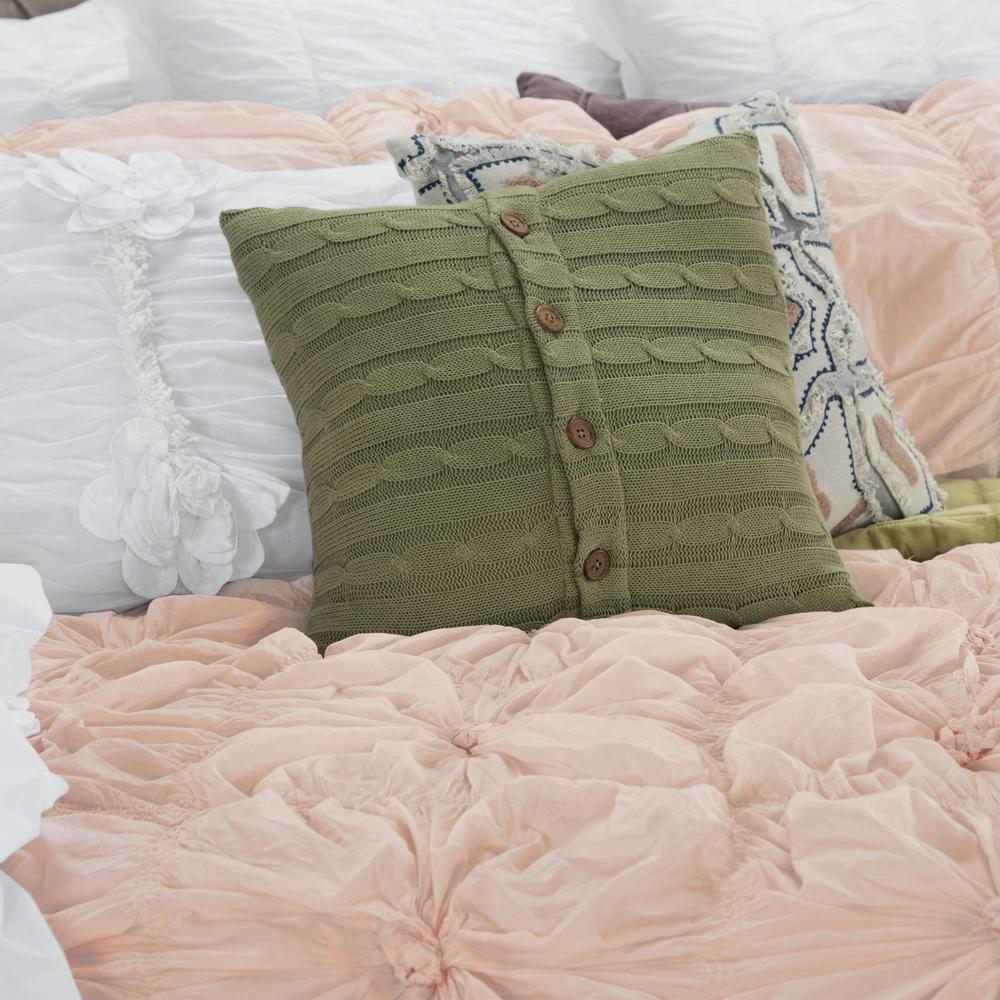 106" x 92" Comforter. Picture 2