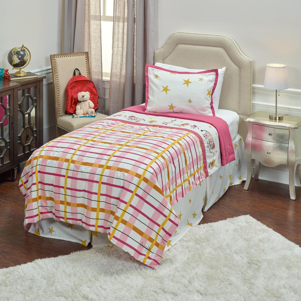 Rizzy Home 68" x 86" Comforter - BT1490. Picture 1