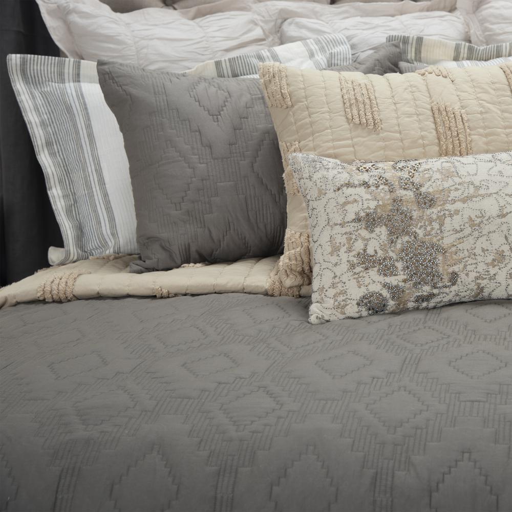 Rizzy Home 106" x 92" Quilt- BT1813. Picture 4