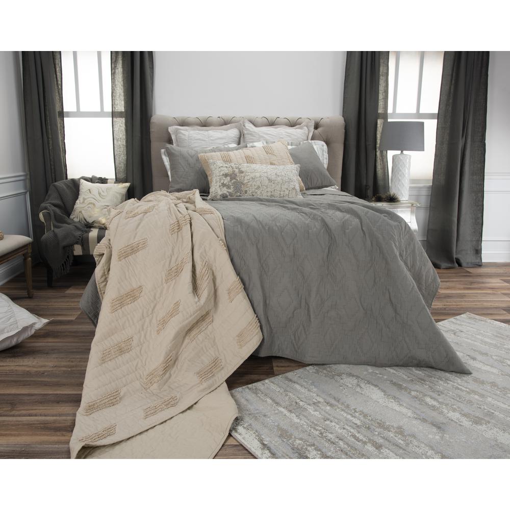 Rizzy Home 106" x 92" Quilt- BT1813. Picture 5