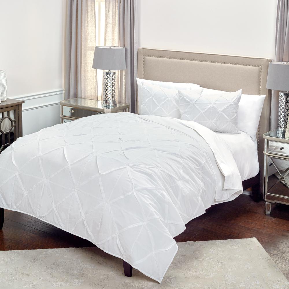 Rizzy Home 106" x 92" Quilt- BT1884. Picture 1