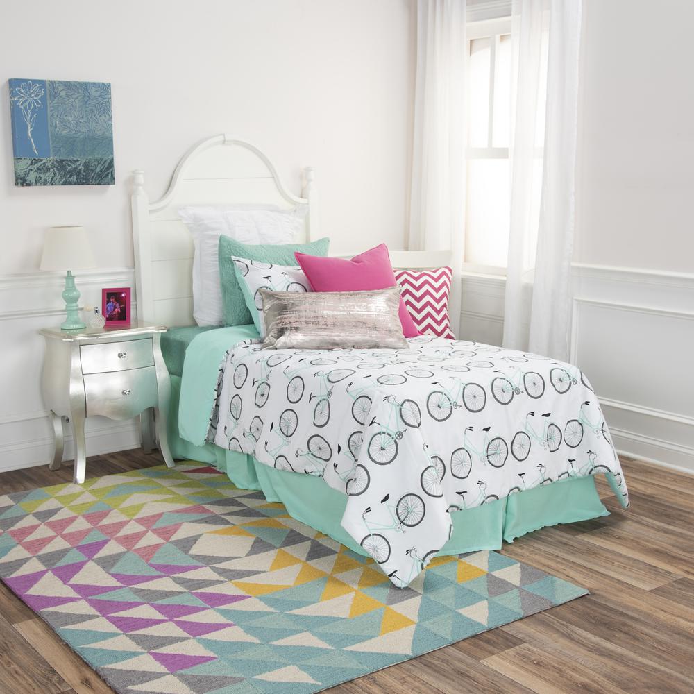 Rizzy Home 68" x 86" Comforter - BT1980. Picture 3