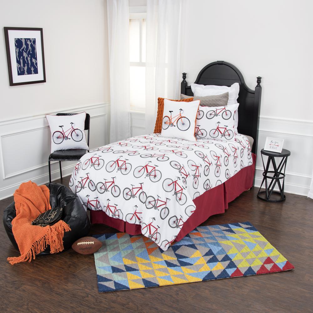 Rizzy Home 68" x 86" Comforter - BT1982. Picture 4