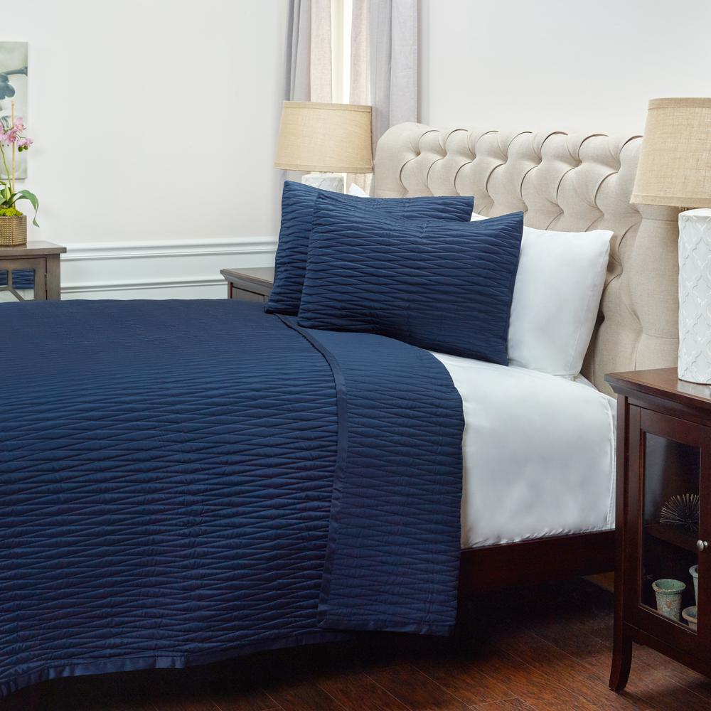 Rizzy Home 106" x 92" Quilt- BT2021. Picture 3