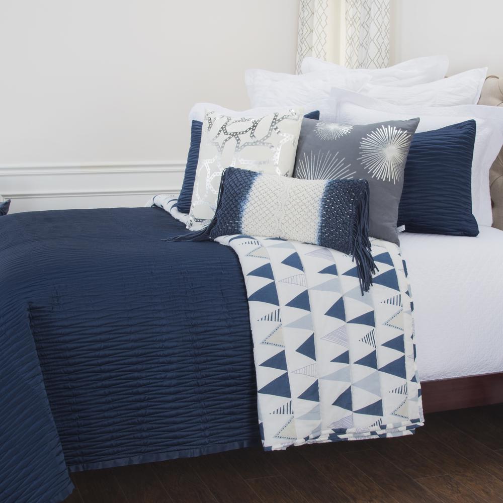 Rizzy Home 106" x 92" Quilt- BT2021. Picture 6