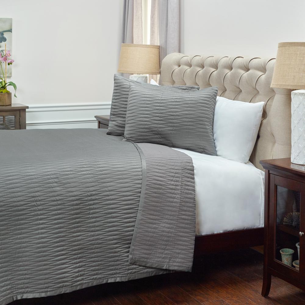 Rizzy Home 106" x 92" Quilt- BT3038. Picture 3