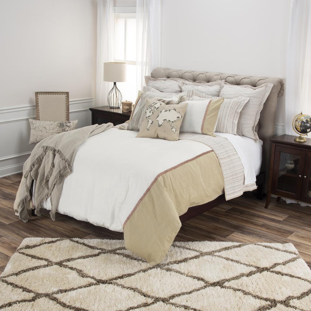Rizzy Home 114" x 98" Duvet - BT4443. Picture 3