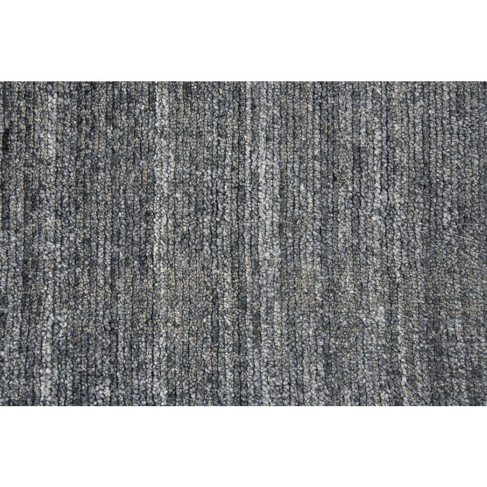 5' x 8' Hand-Loomed Rectangle Rug. Picture 4