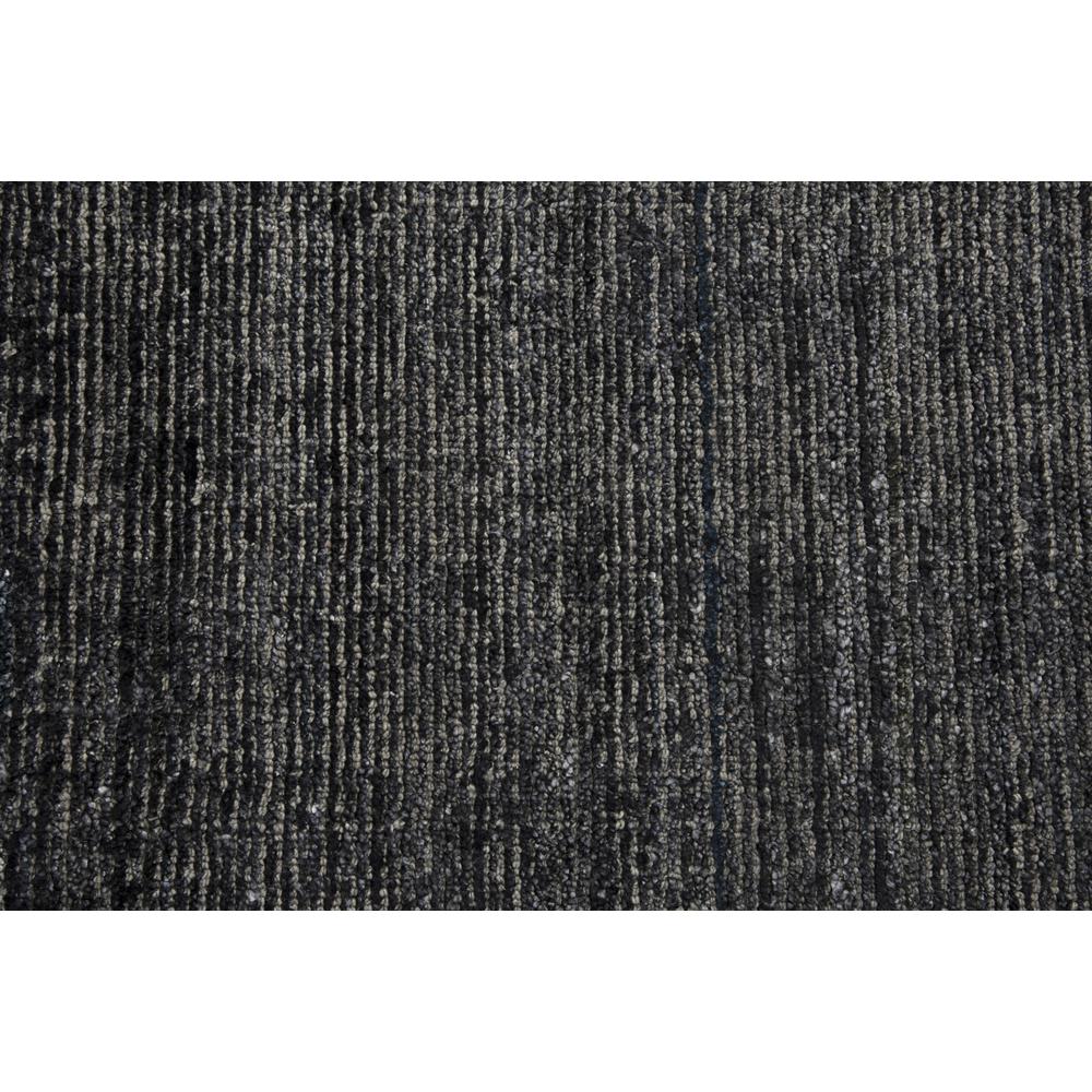 5' x 8' Hand-Loomed Rectangle Rug. Picture 4