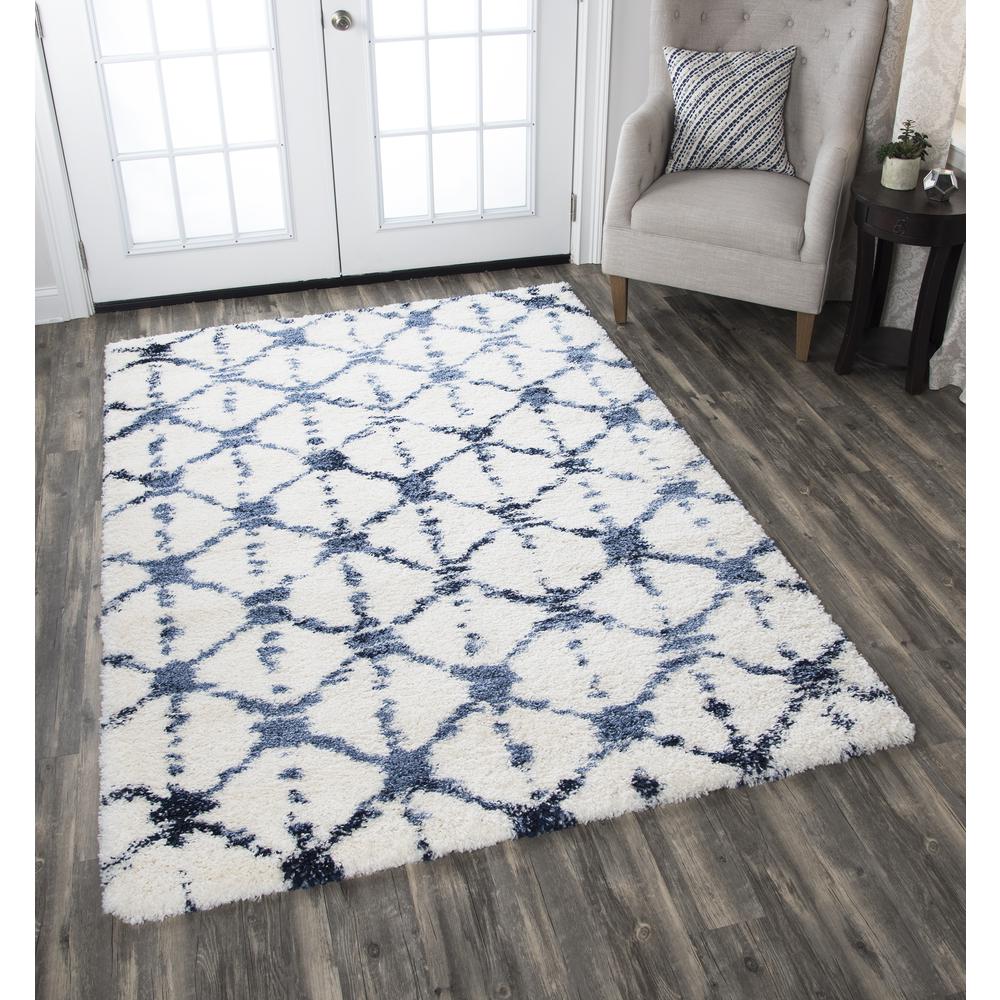 8' x 10' Machine-Made Rectangle Rug. Picture 5