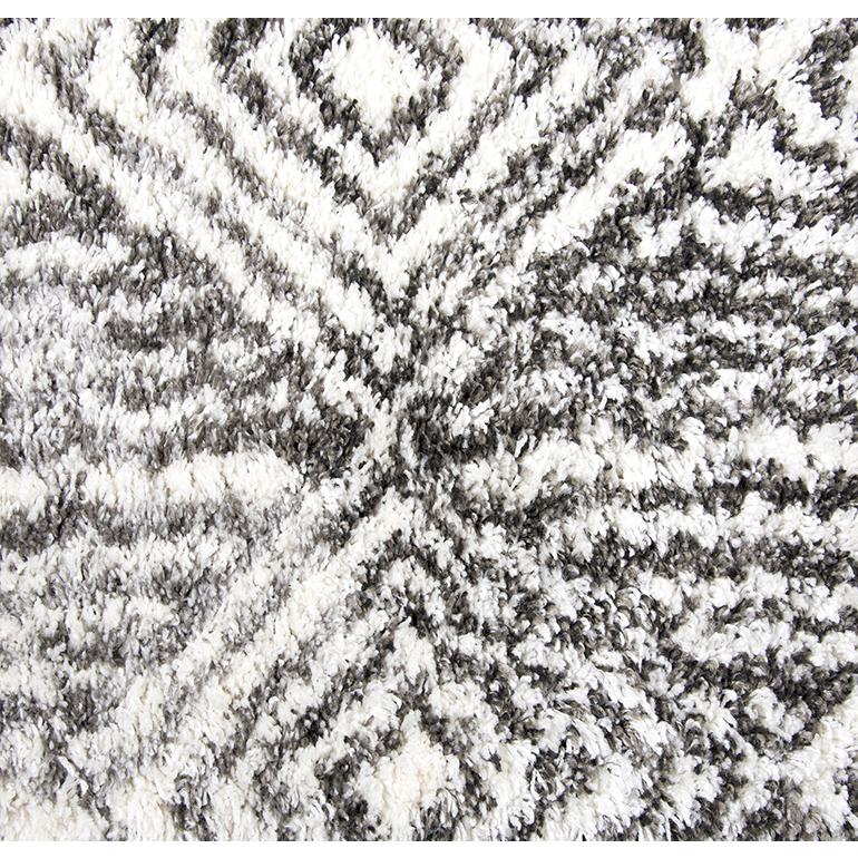 8' x 10' Machine-Made Rectangle Rug. Picture 7