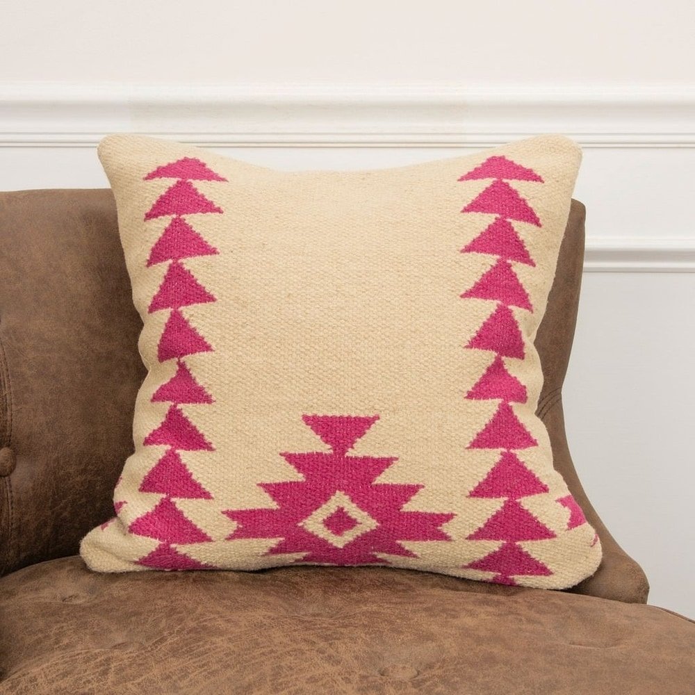 Rizzy Home 18" x 18" Pillow T14997. Picture 2