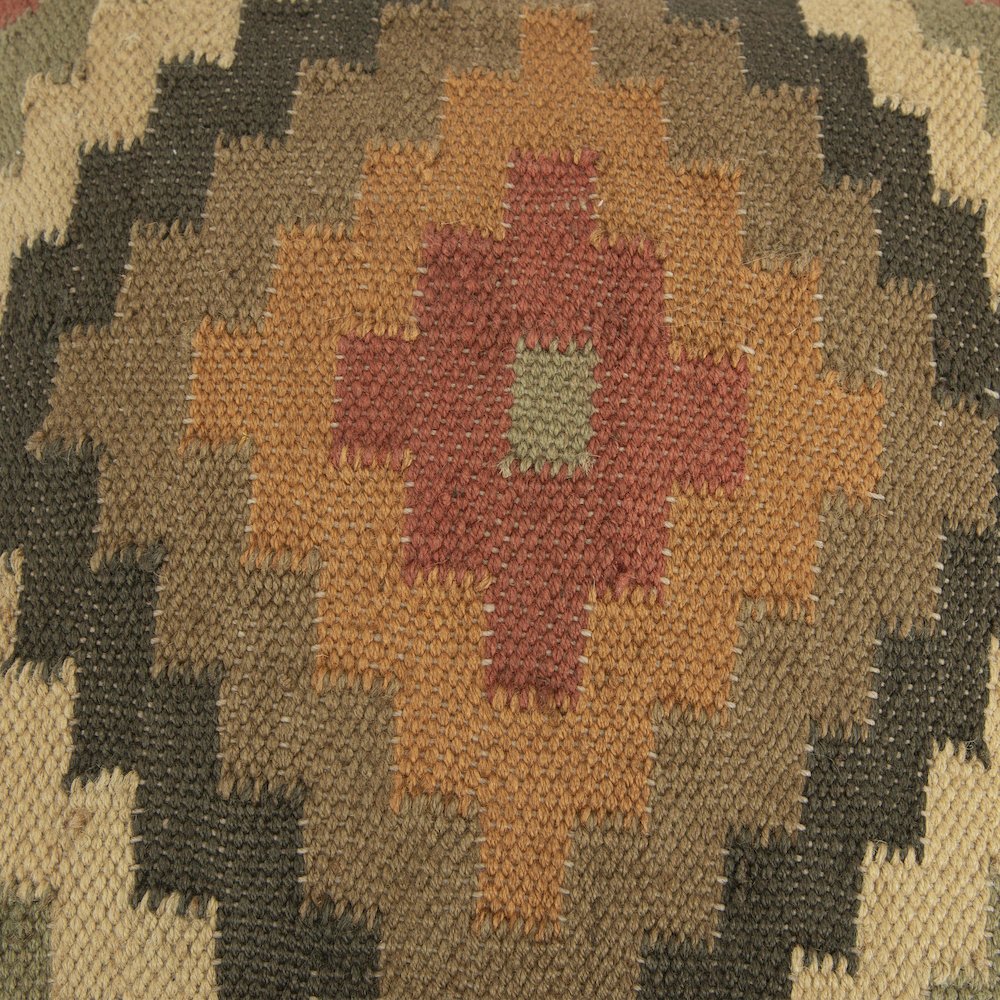 18" x 18" Pillow Cover. Picture 4