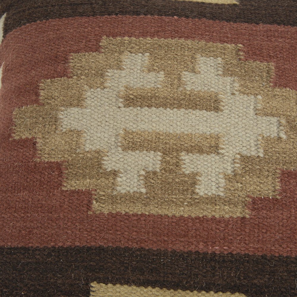 18" x 18" Pillow Cover. Picture 5