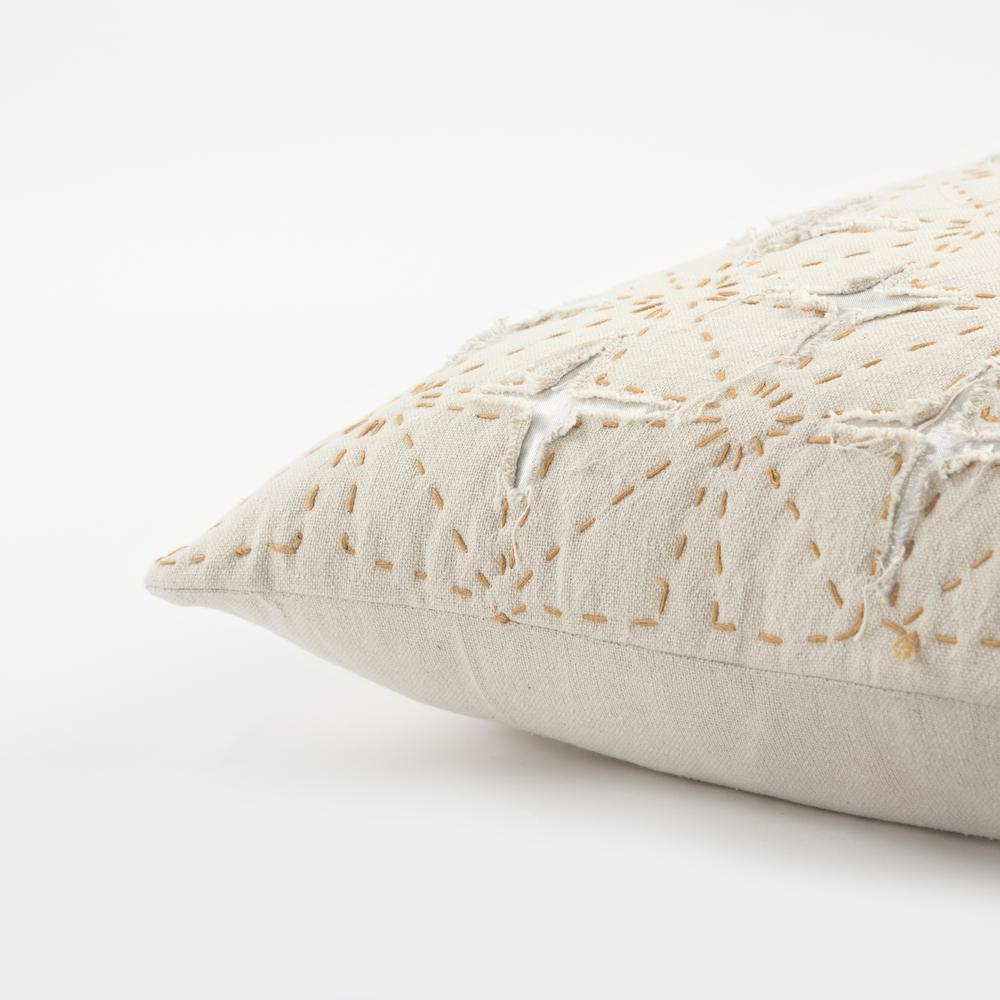 Rizzy Home 24" x 24" Pillow Cover- T13147. Picture 4