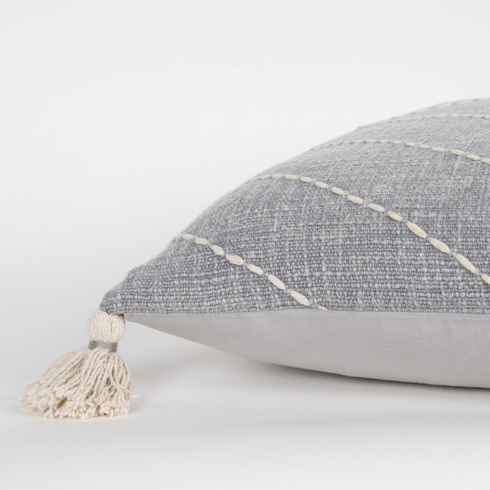 18" x 18" Pillow Cover. Picture 5