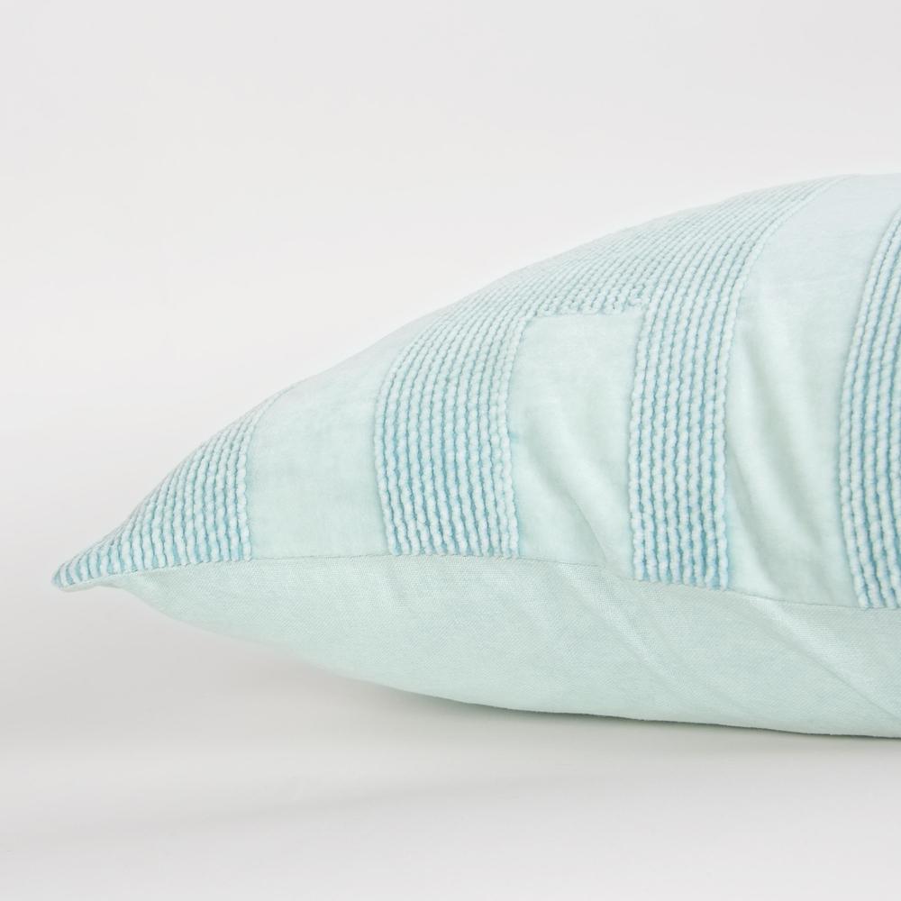 20" x 20" Pillow Cover. Picture 4