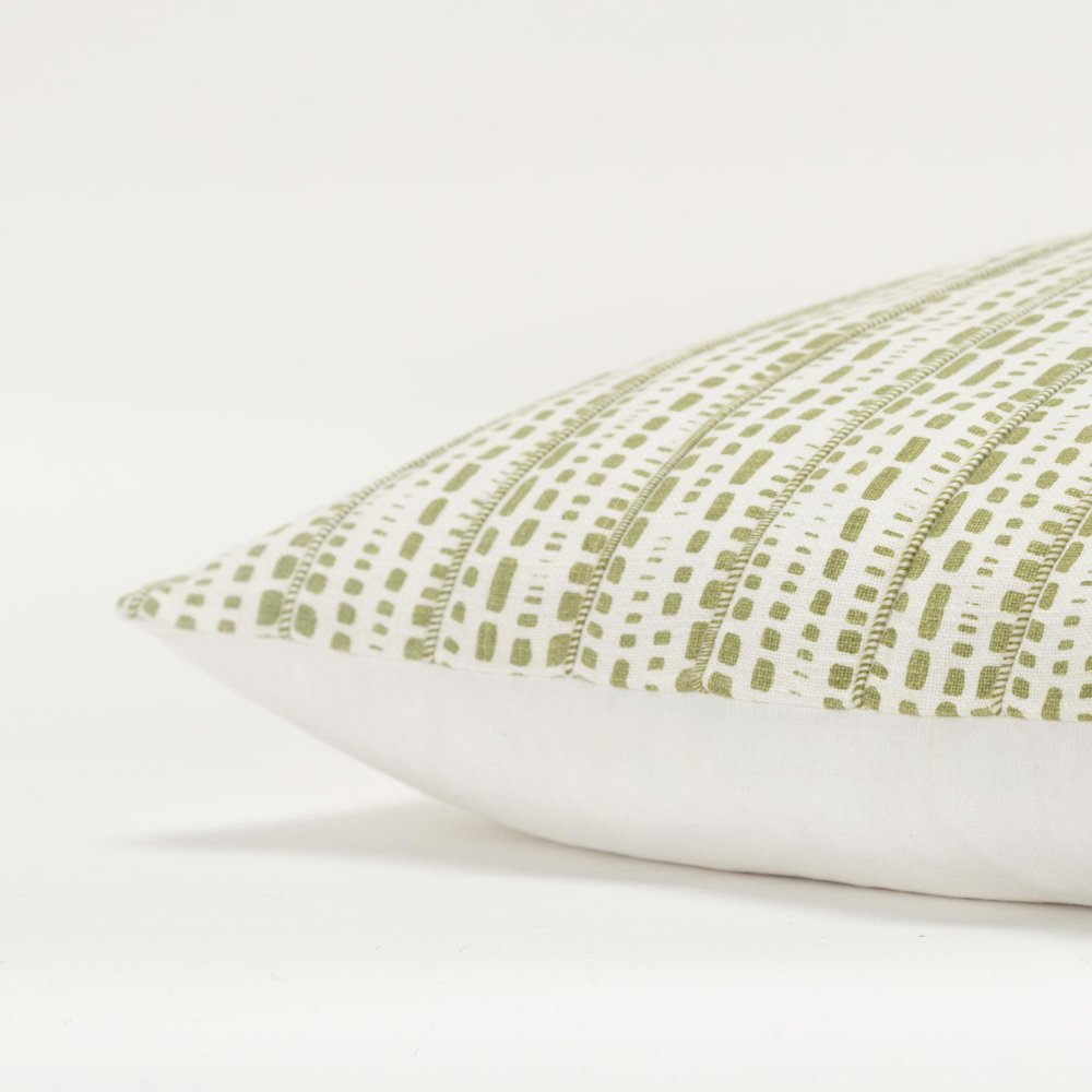 20"X20" 1 decorative pillow cover. Picture 5