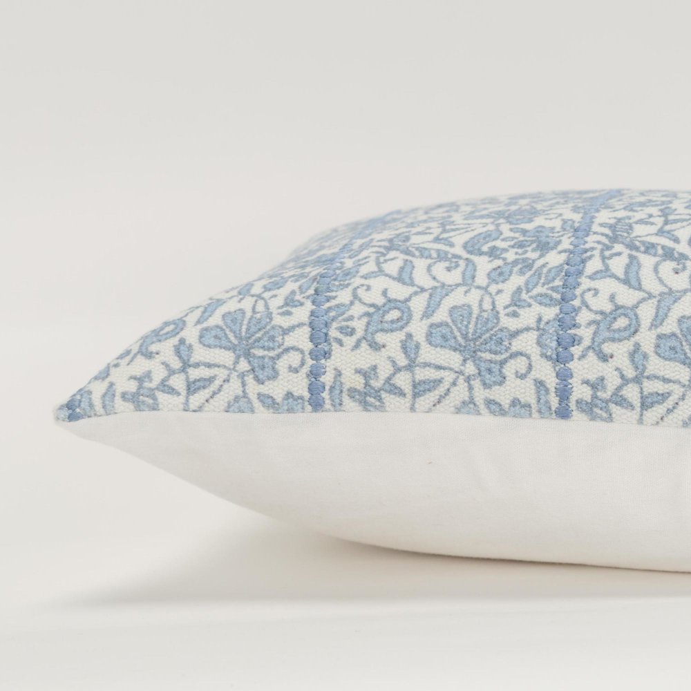 14"X26" 1 decorative pillow cover. Picture 5