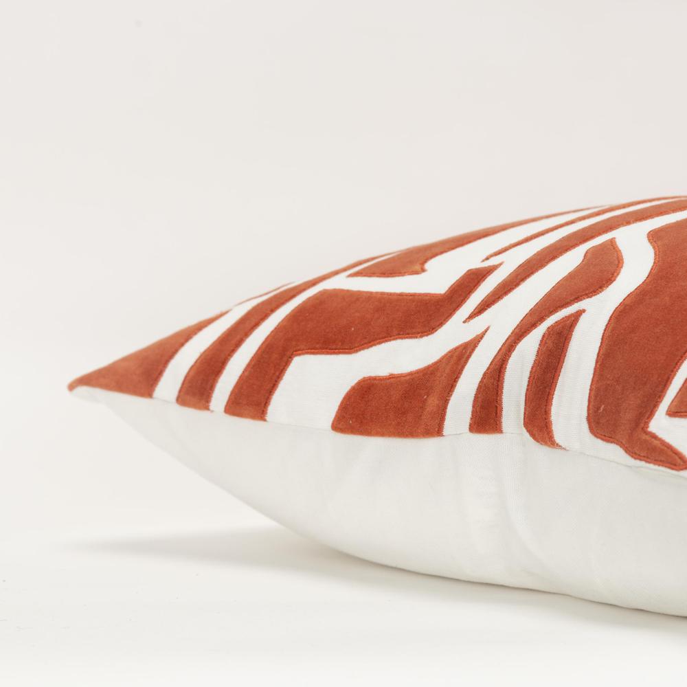 20"X20" 1 decorative pillow cover. Picture 5